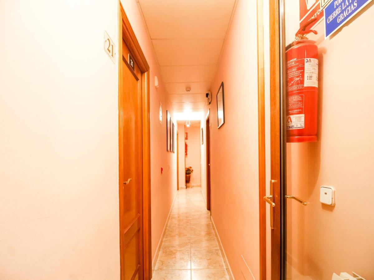 Oyo Hospedaje El Gato Segovia Exterior foto